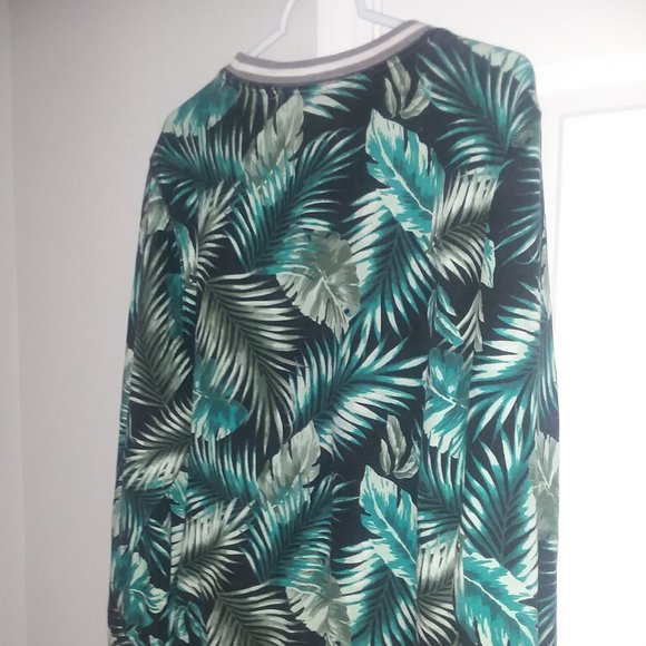 Victoria's Secret PINK Sweater - Picture 2 of 14